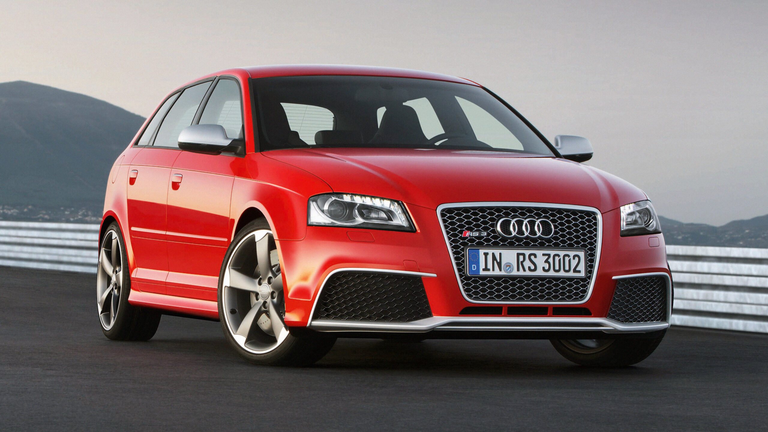 Знімав для TikTok однією рукою: водій Audi розігнався до 304 км/год і отримав величезний штраф - фото 2