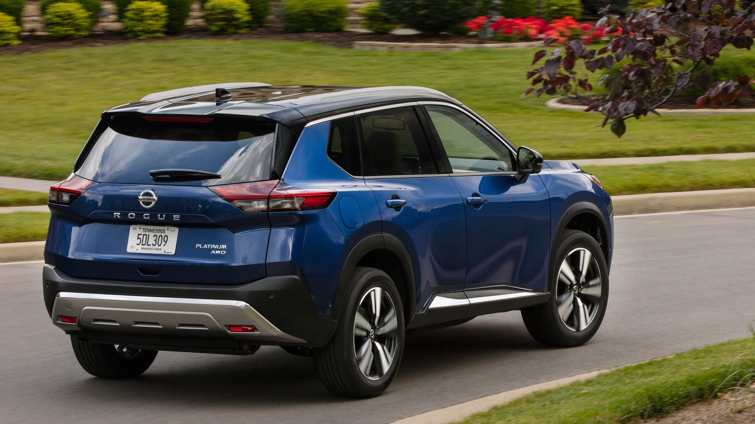 На Nissan подали до суду через заднє скло, що «вибухає» без причин: деталі скандалу - фото 2