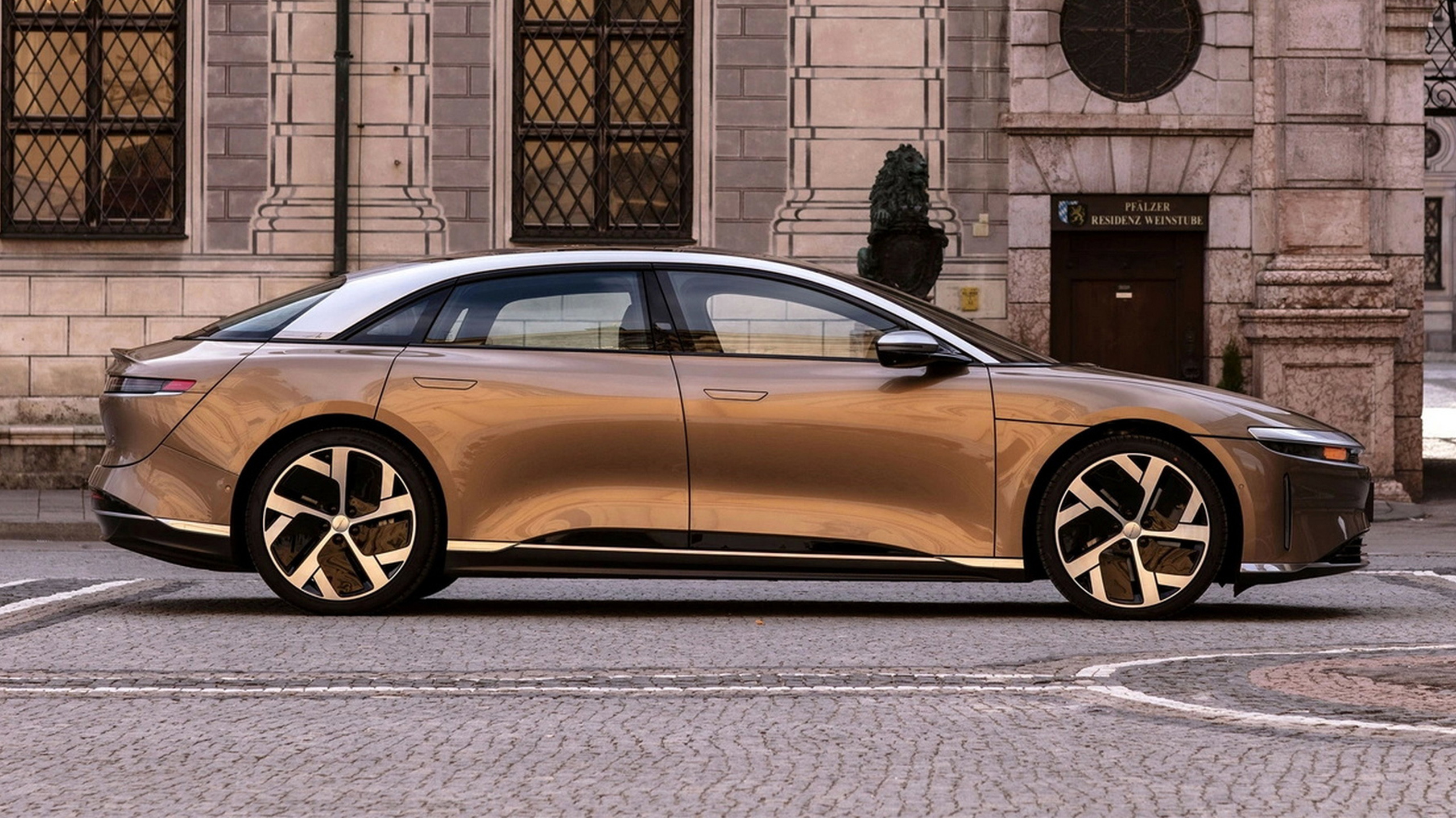 Електромобільний бренд Lucid встановив історичний рекорд продажів на тлі падіння ринку - фото 2