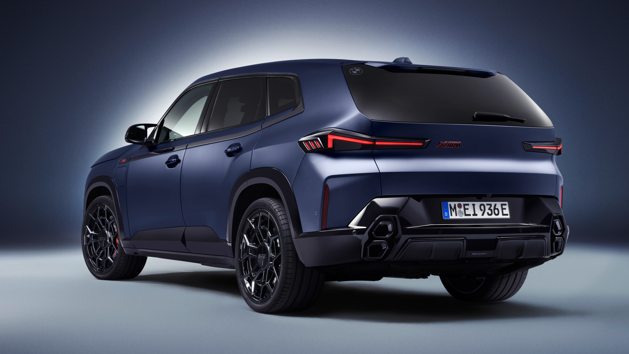 BMW кардинально змінює лінійку та ціни на кросовер XM 2026 року - фото 2