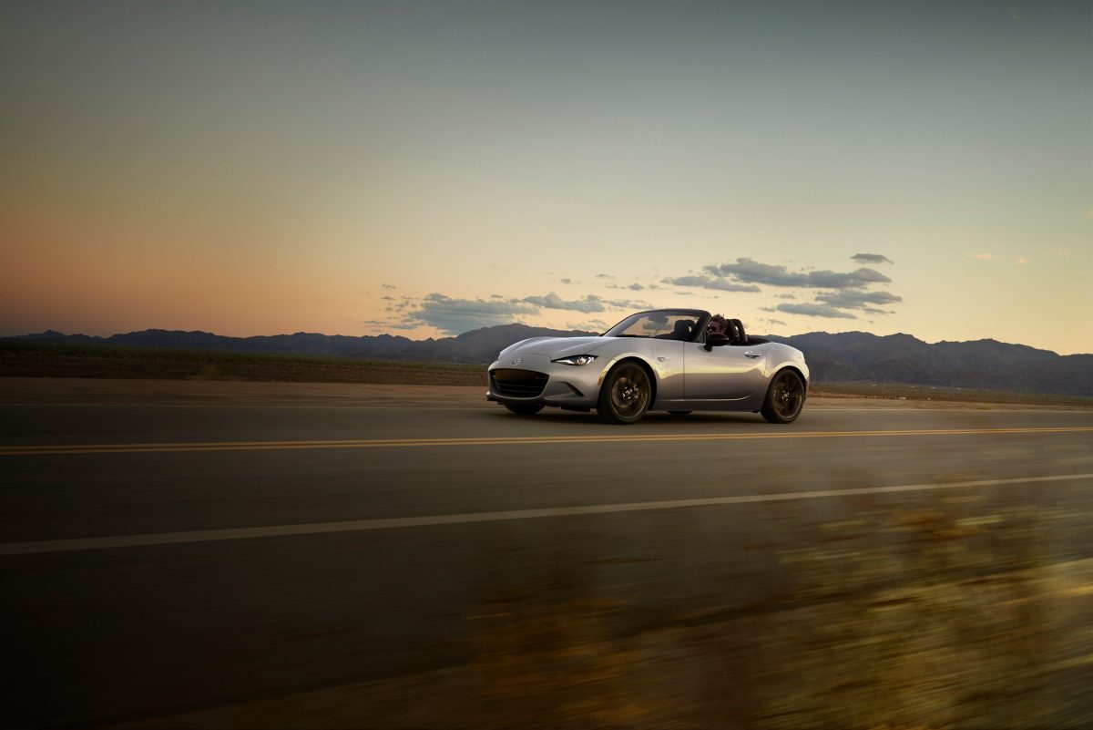 Mazda оновила культовий родстер MX-5 Miata для 2026 модельного року: деталі та ціни - фото 4