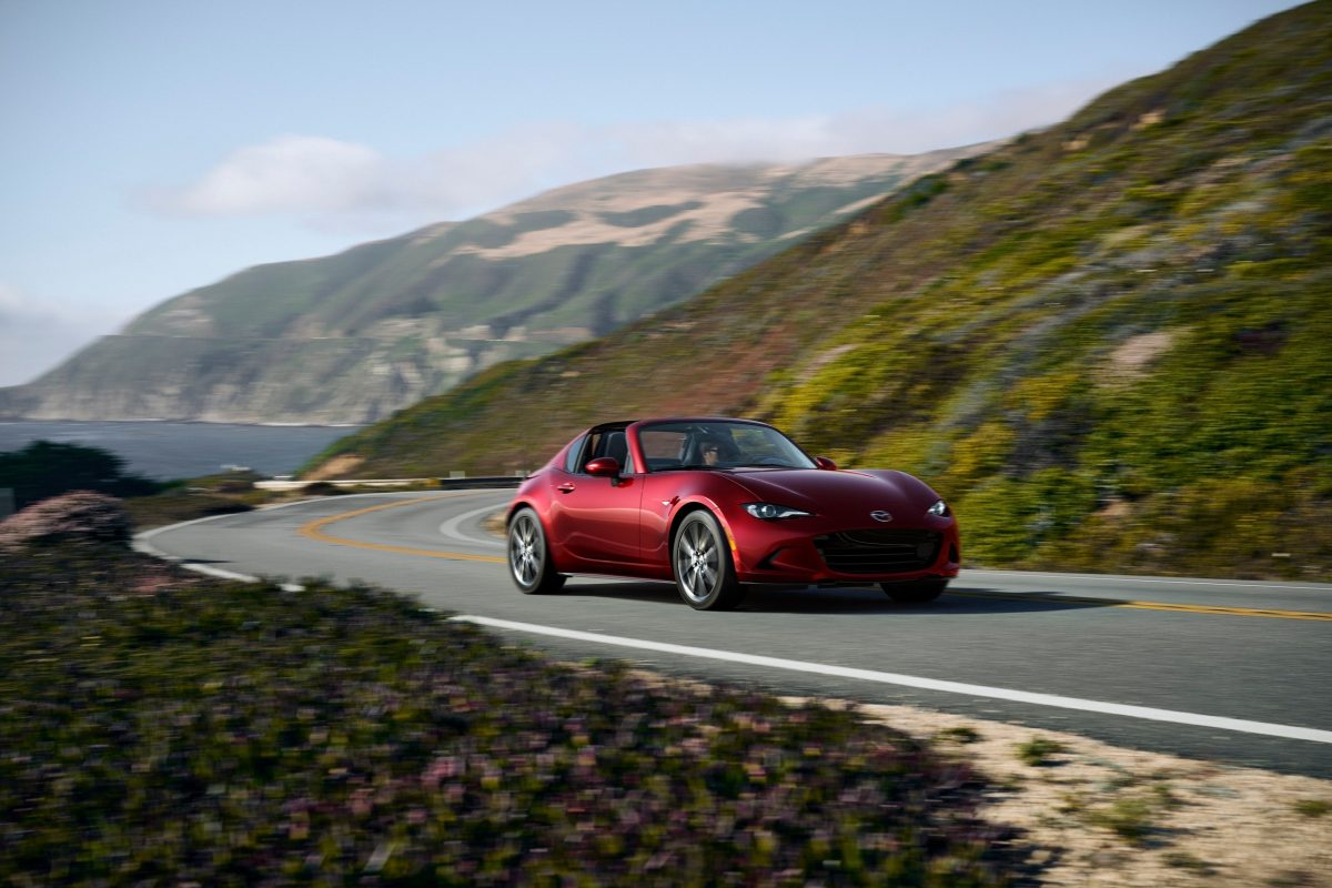 Mazda оновила культовий родстер MX-5 Miata для 2026 модельного року: деталі та ціни - фото 8