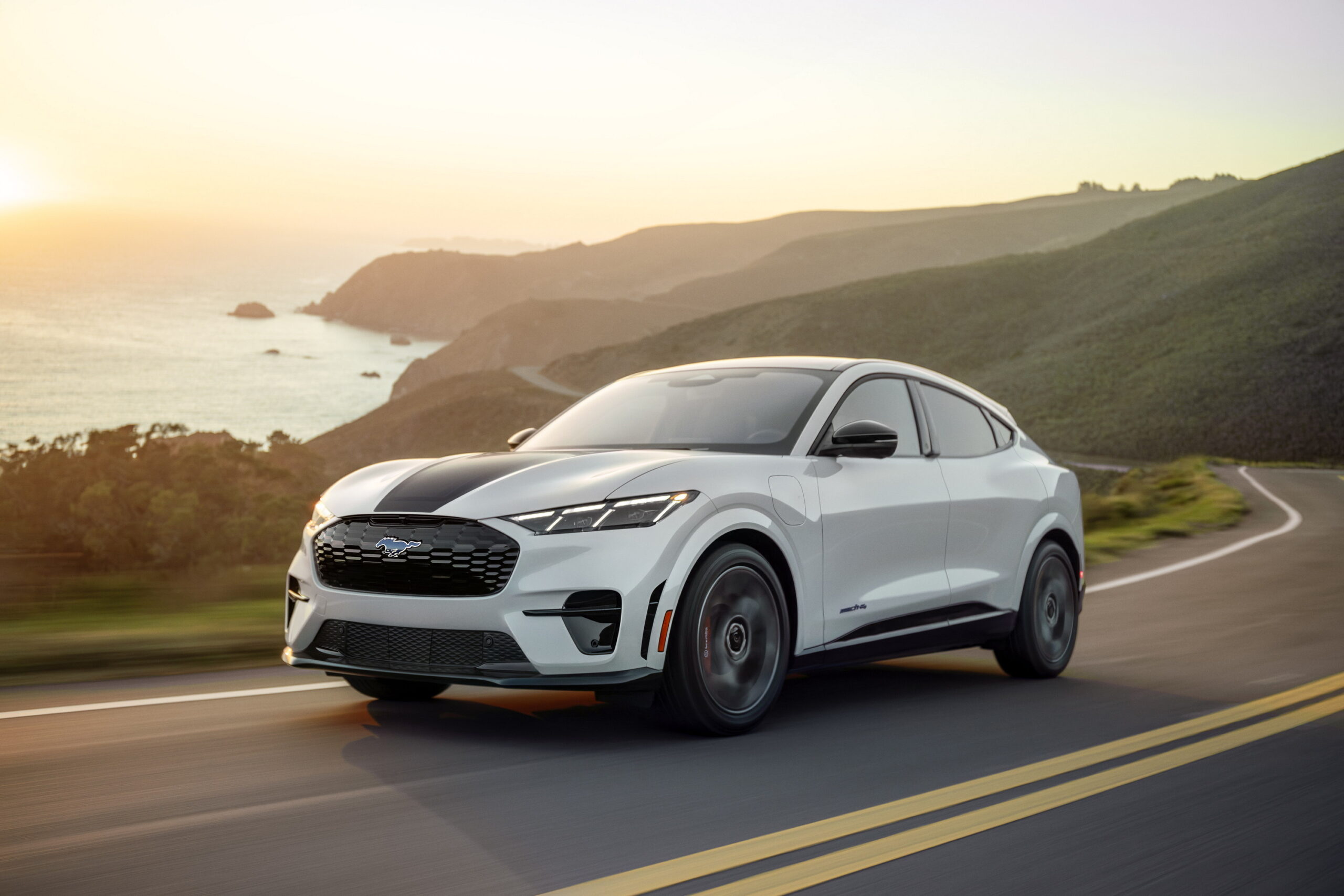 Каліфорнія вводить власні знижки на електрокари замість скасованих федеральних пільг - фото 2