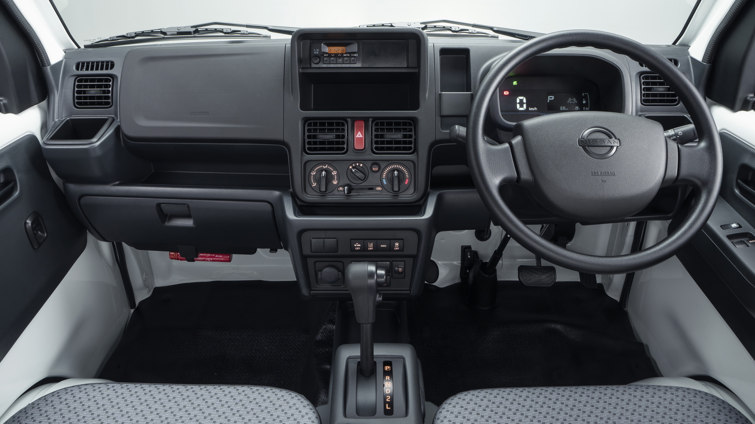 Nissan оновив свій робочий кей-кар Clipper Truck: дизайн від Suzuki та сучасна безпека - фото 3