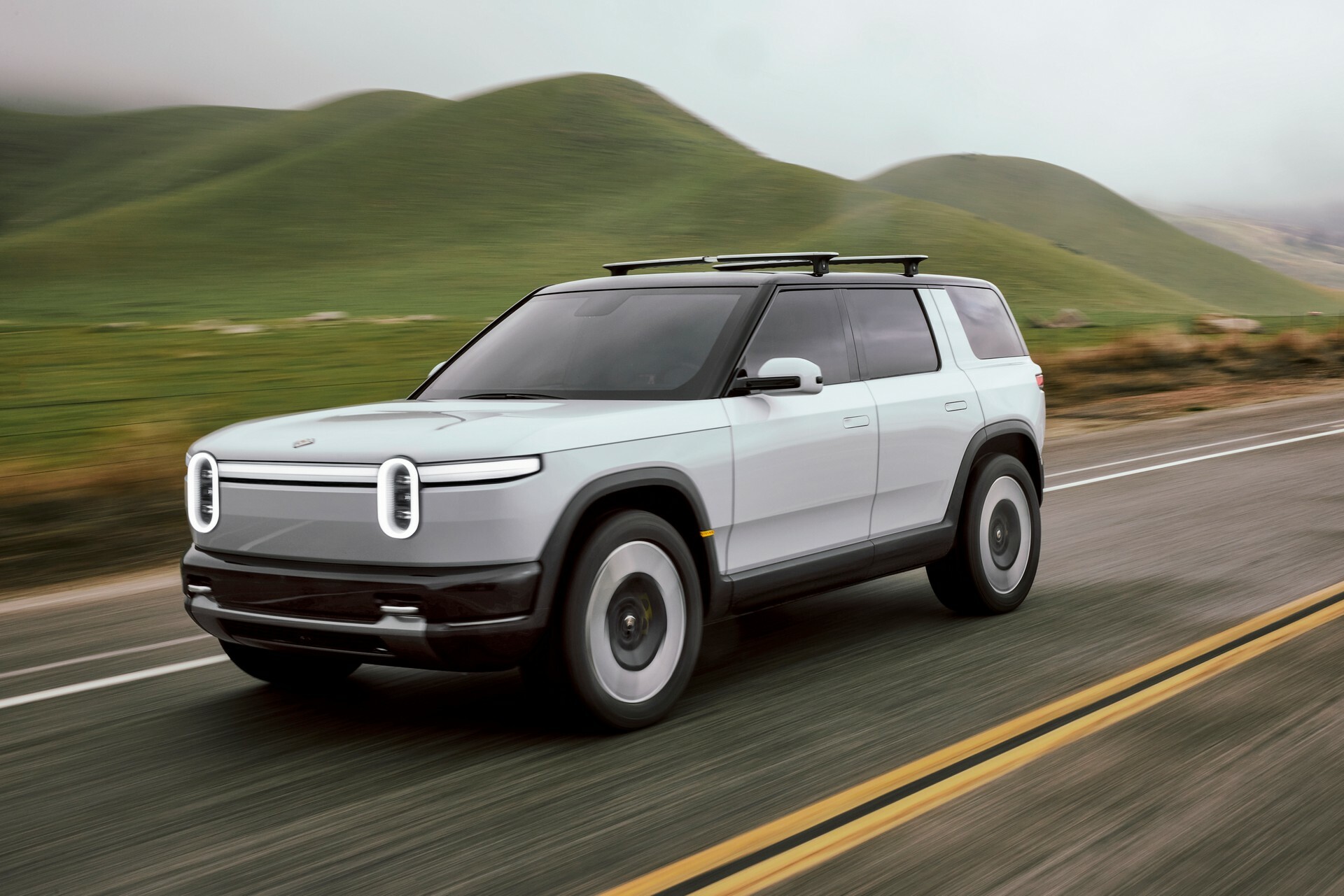 Rivian відзвітувала про падіння продажів у 2025 році: причини та плани на майбутнє - фото 3