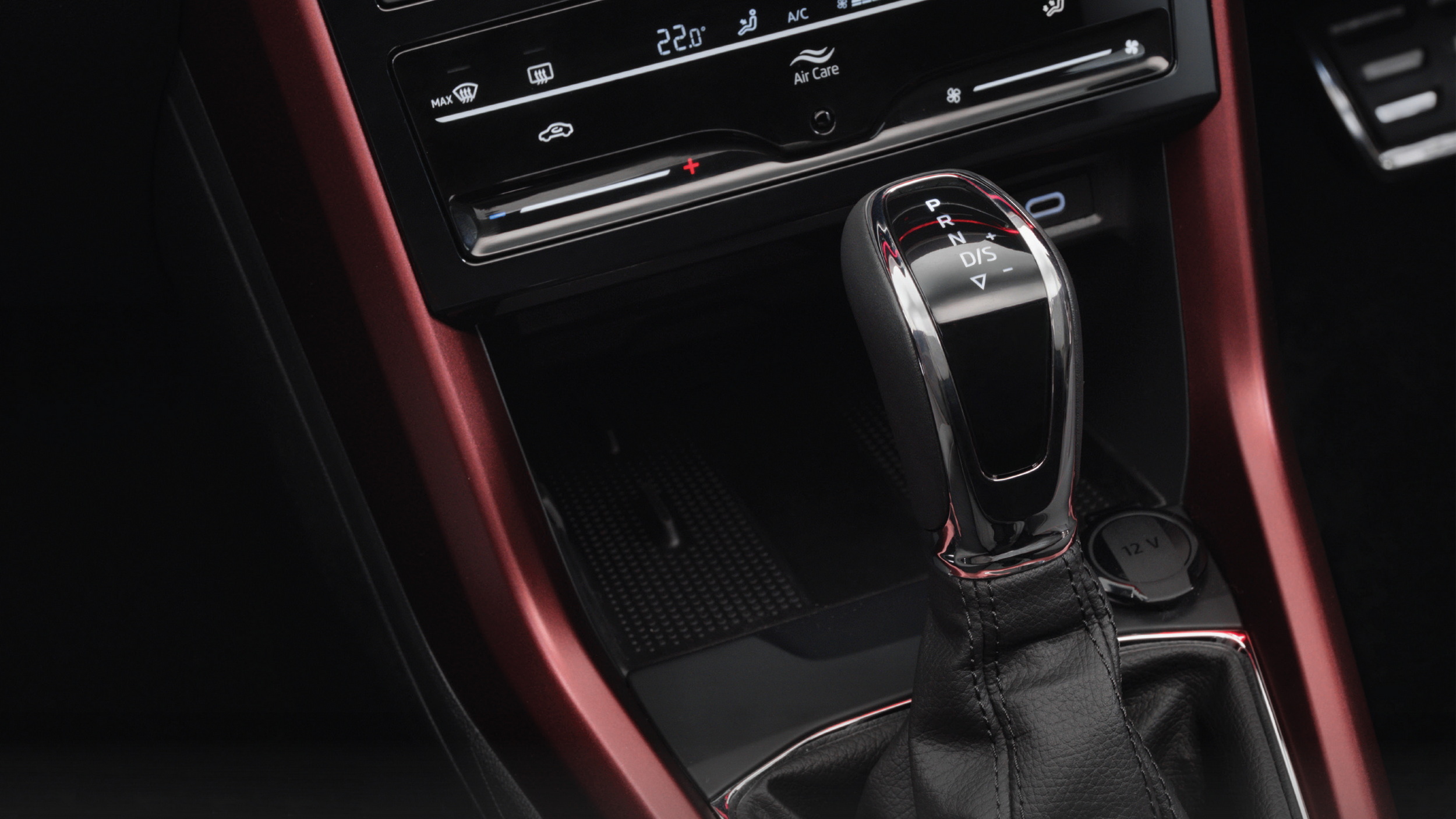 Skoda представила оновлений Kushaq: бюджетний кросовер отримав функцію масажу та нову трансмісію - фото 1