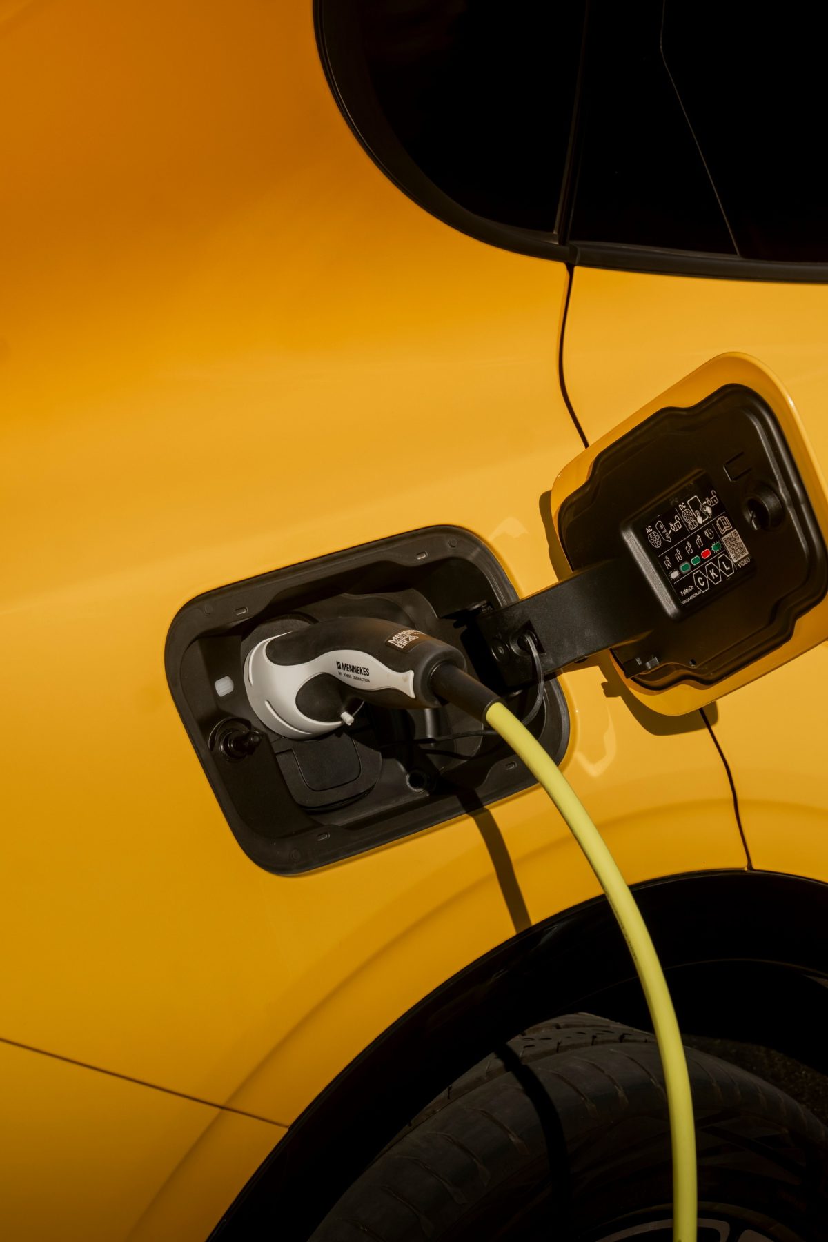 Ford оновлює Explorer та Capri на тлі слабких продажів: нові батареї та більше потужності - фото 6