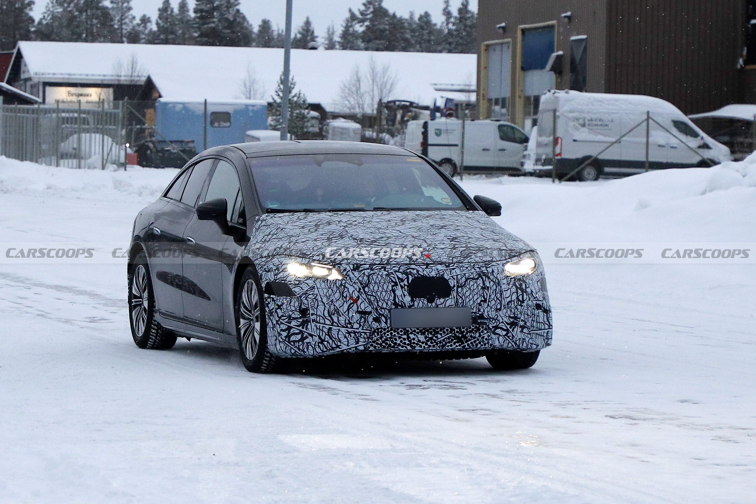 Mercedes готує масштабне оновлення для EQS: 800-вольтова система та «зоряна» оптика - фото 2