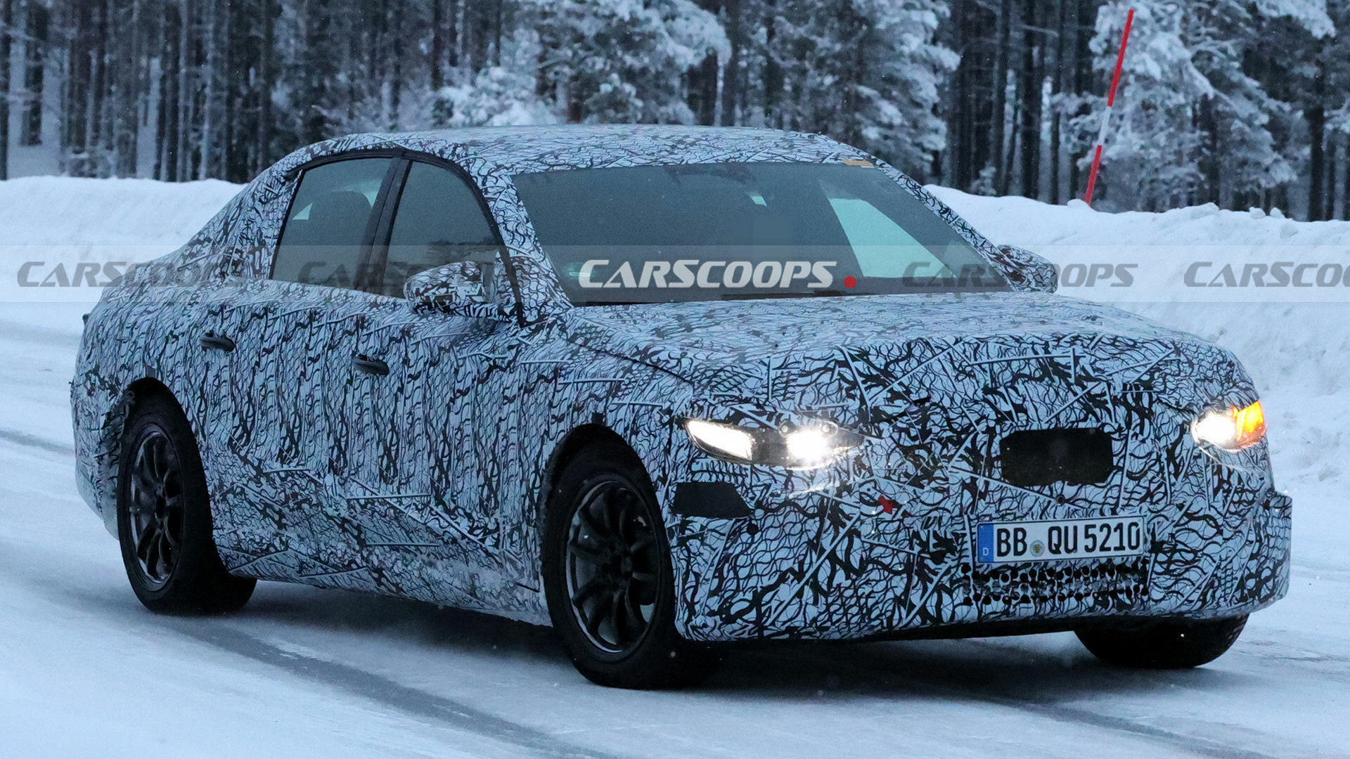 Mercedes виправляє помилки EQE: шпигунські фото нового електричного E-Class - фото 3