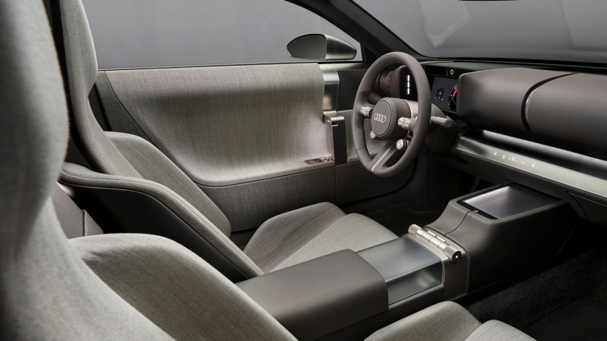 Audi змінює курс: головний дизайнер бренду розкритикував моду на гігантські екрани - фото 4