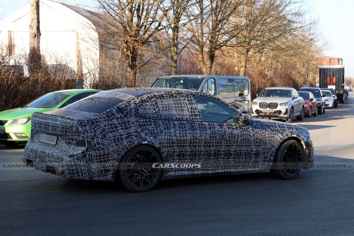 Новий бензиновий BMW M3 (G84) змінює обличчя: шпигунські фото розкрили дизайн у стилі Neue Klasse - фото 8