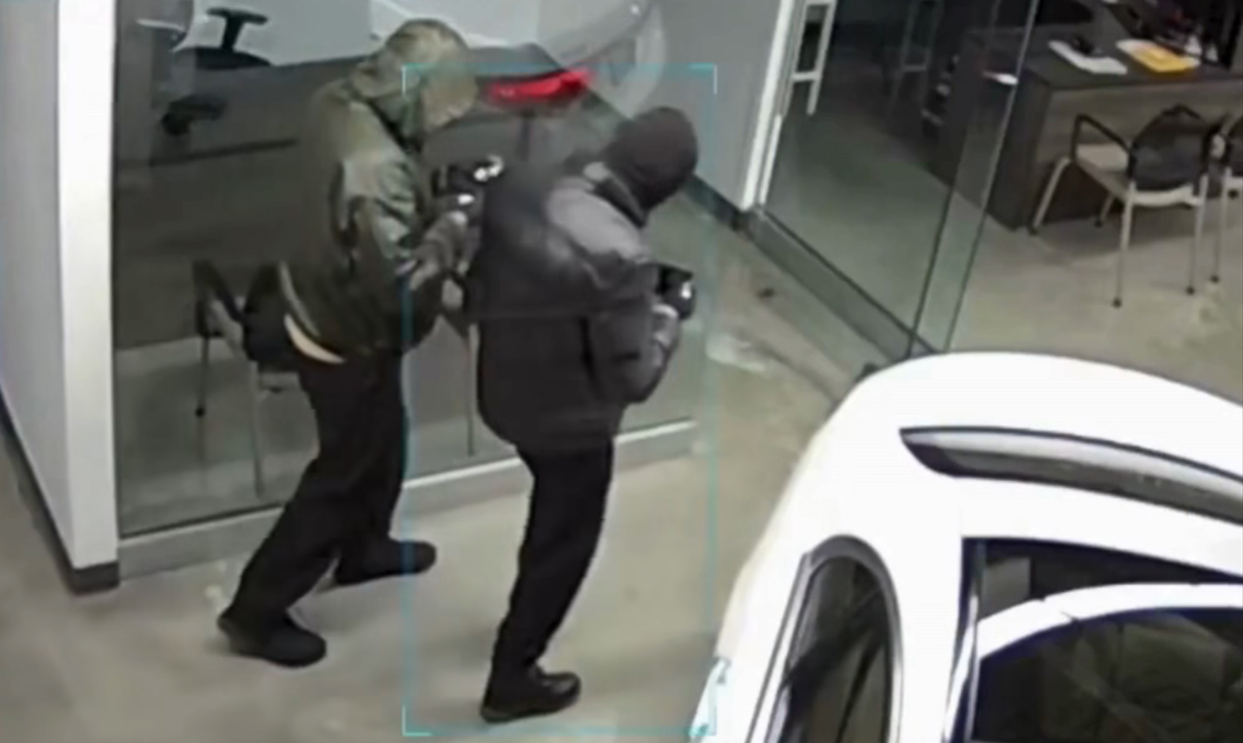 У Канаді банда викрала елітні авто на $2 млн за лічені хвилини: подробиці зухвалого пограбування - фото 1