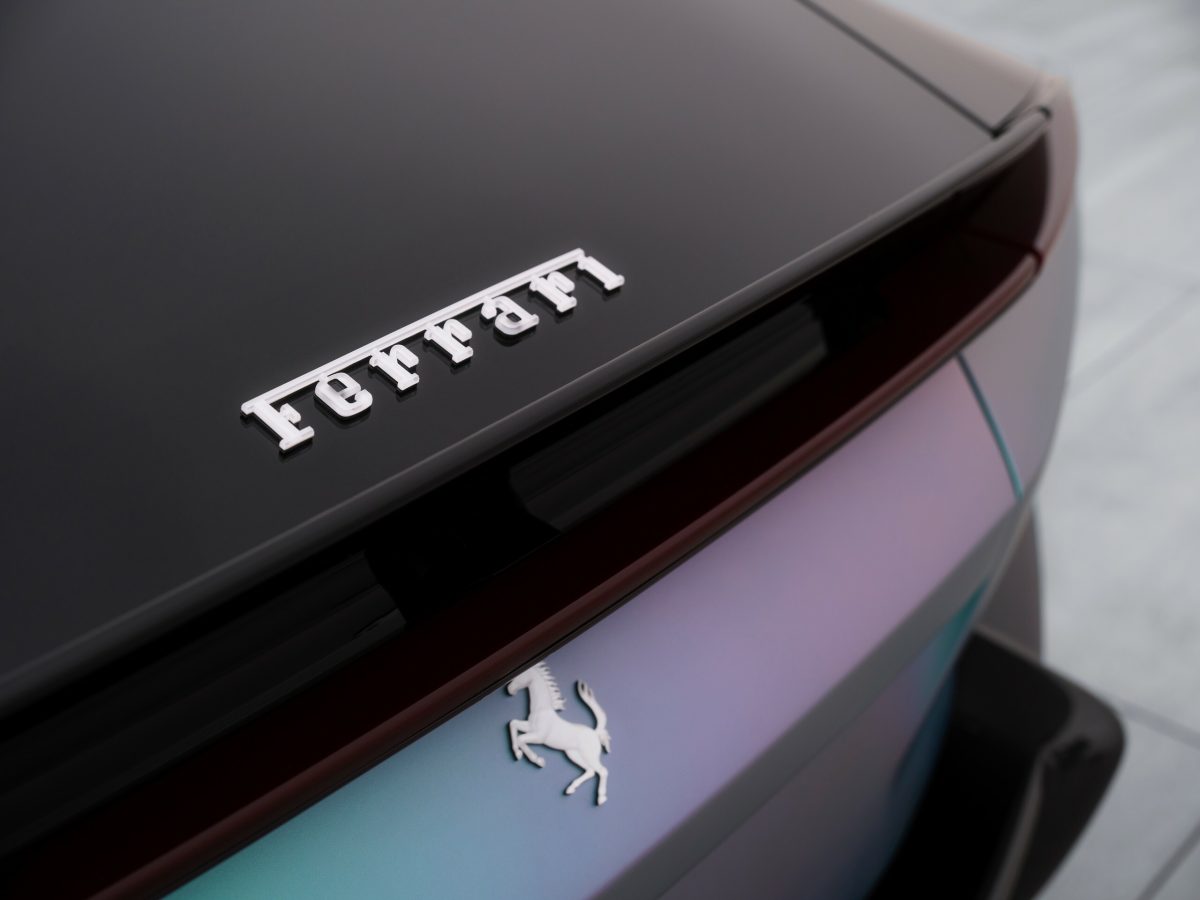 Ferrari представила єдиний у своєму роді 12Cilindri: мистецтво на колесах - фото 4