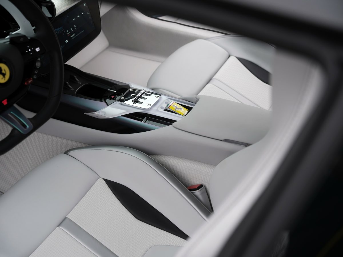 Ferrari представила єдиний у своєму роді 12Cilindri: мистецтво на колесах - фото 2