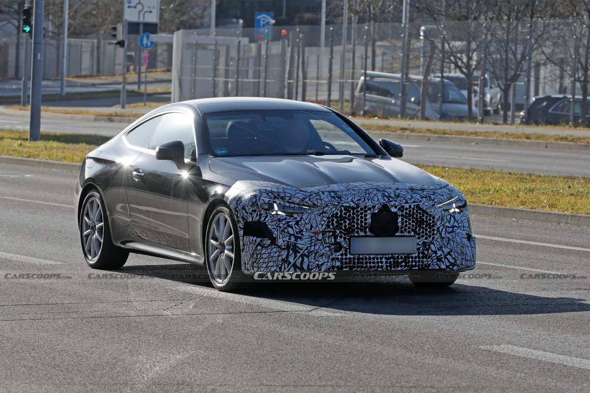 Оновлений Mercedes-Benz CLE вперше помітили на тестах: зміни в дизайні та повернення V8 - фото 3