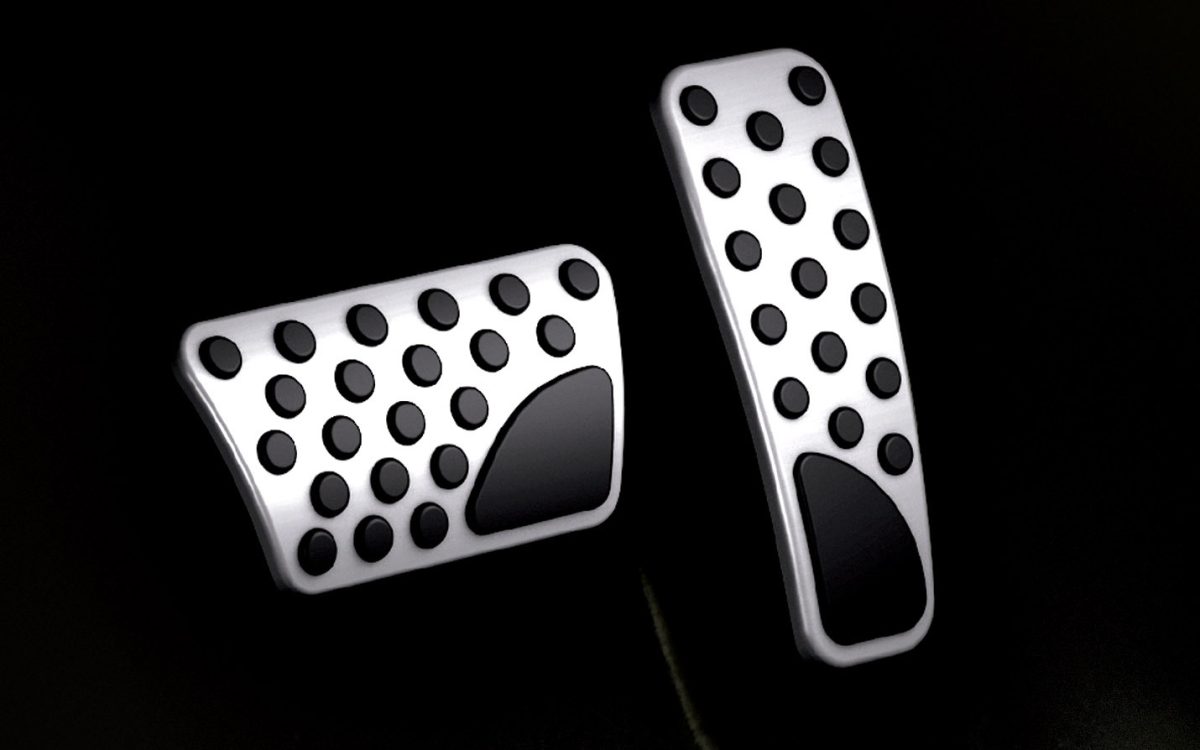 Дивом без жертв: 83-річна водійка на Ford Explorer влаштувала масштабну ДТП на швидкості 153 км/год - фото 1