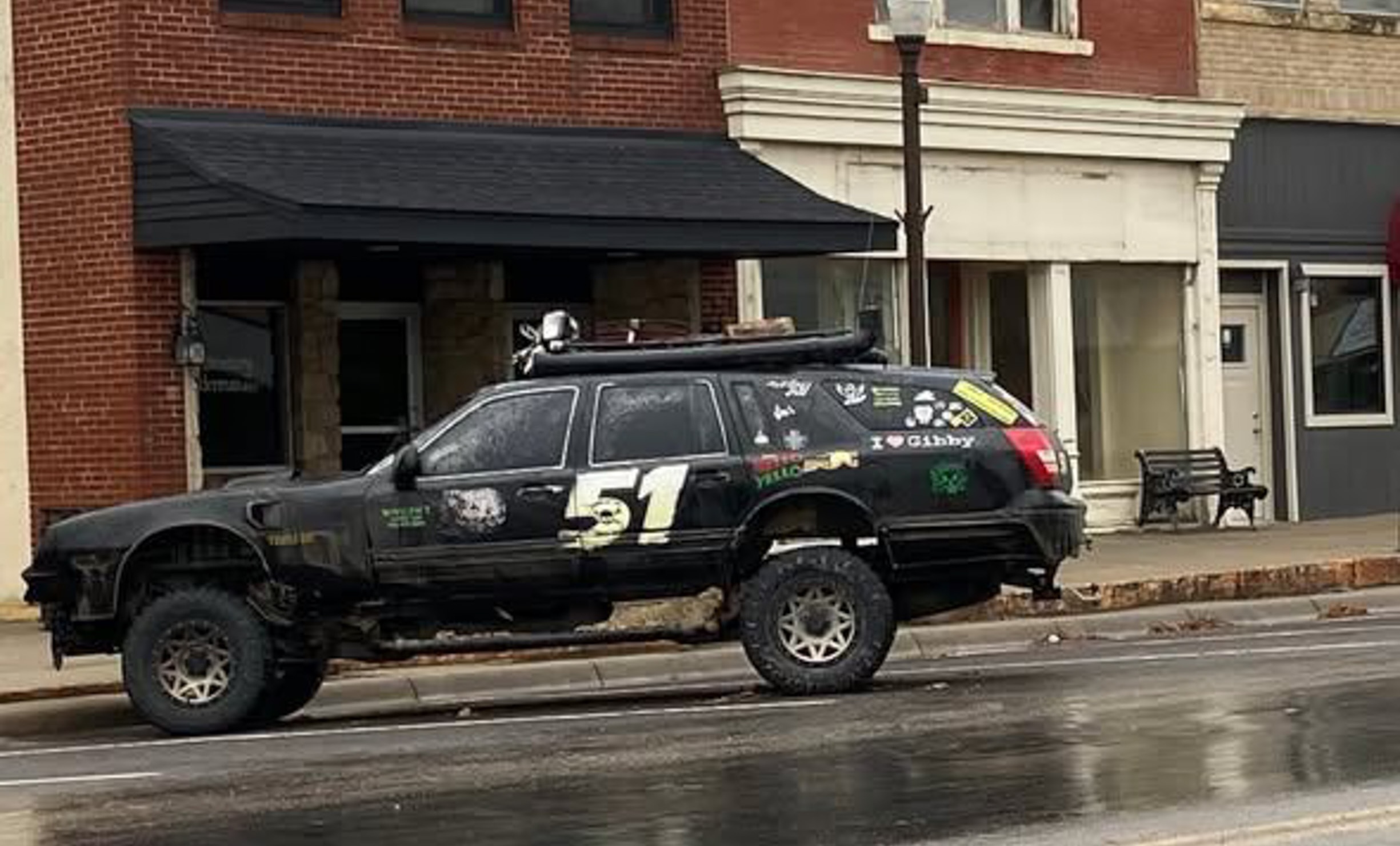У США створили божевільний позашляховик з "обличчям" Pontiac Firebird та кузовом Lincoln - фото 2