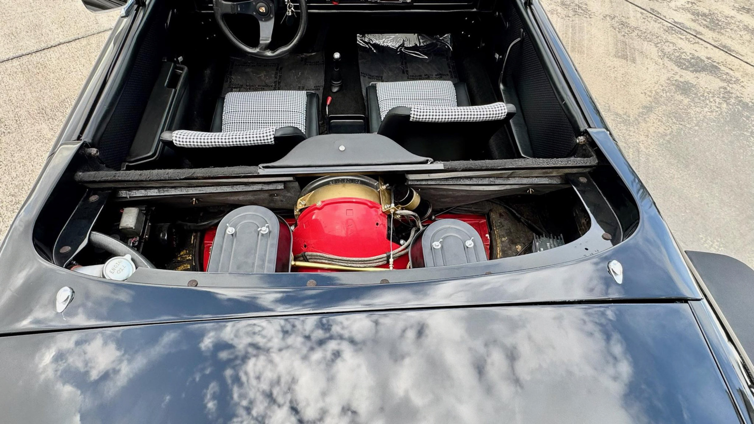 Унікальний Porsche 914 перетворили на кабріолет, який завод ніколи не випускав - фото 1