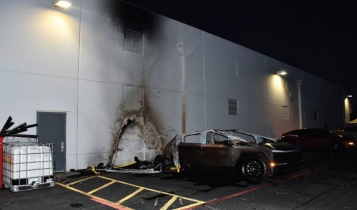 5 років за ґратами за спалення Tesla Cybertruck: у США винесли вирок «політичному» палію - фото 1