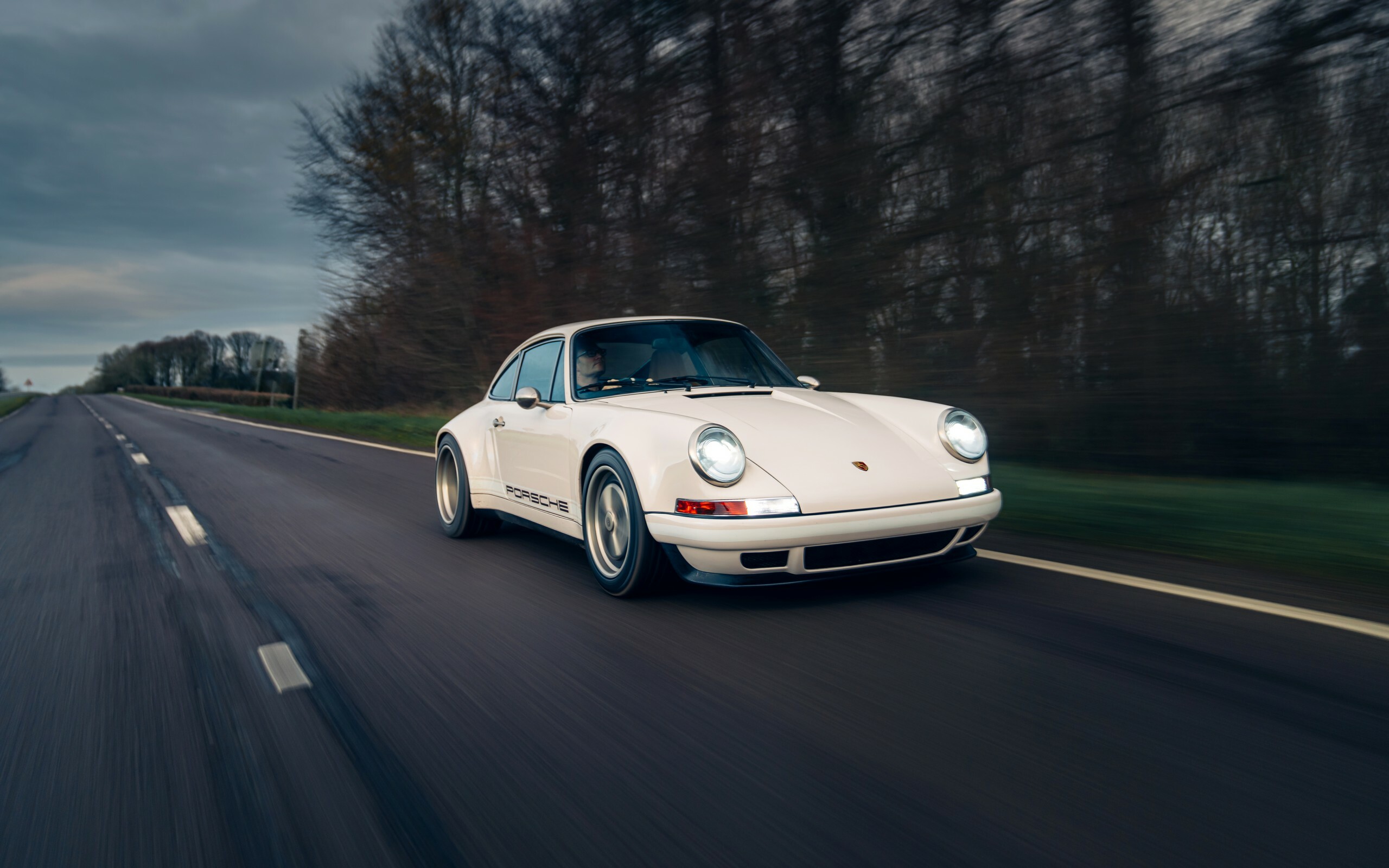 Theon Design представили ідеальний рестомод Porsche 911, який перевершує GT3 RS - фото 3