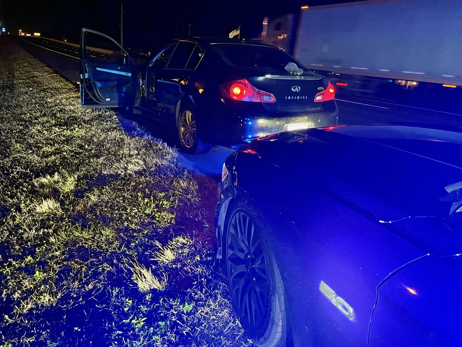 Поліцейський Ford Mustang GT наздогнав Infiniti на швидкості 238 км/год: суворий закон Флориди в дії - фото 1