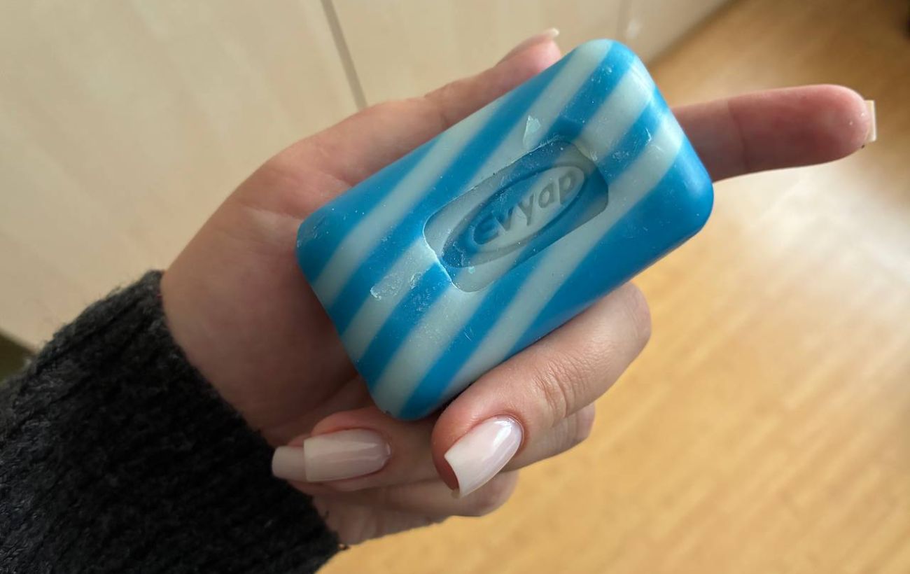 Господині розповіли, навіщо збирати обмилки зі звичайного мила 