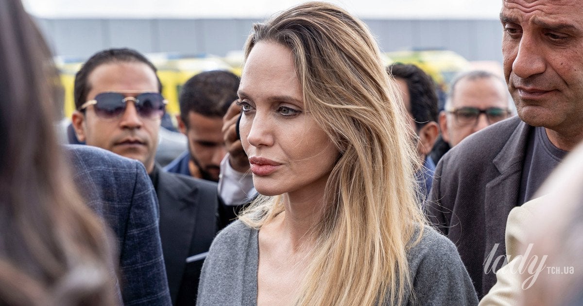 Анджеліна Джолі Анджеліна Джолі