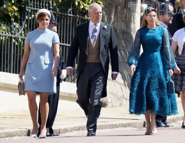 Колишній принц Ендрю з дочками Євгенією та Беатріс / © Getty Images