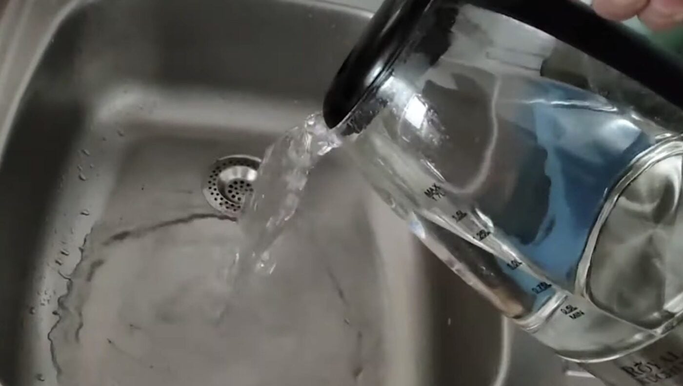 Як прибрати накип з чайника без соди і оцту