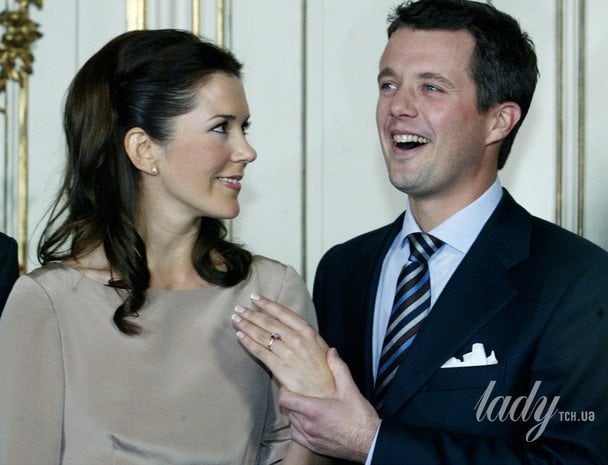 Мері і принц Фредерік в день оголошення про заручини 2003 року / © Associated Press