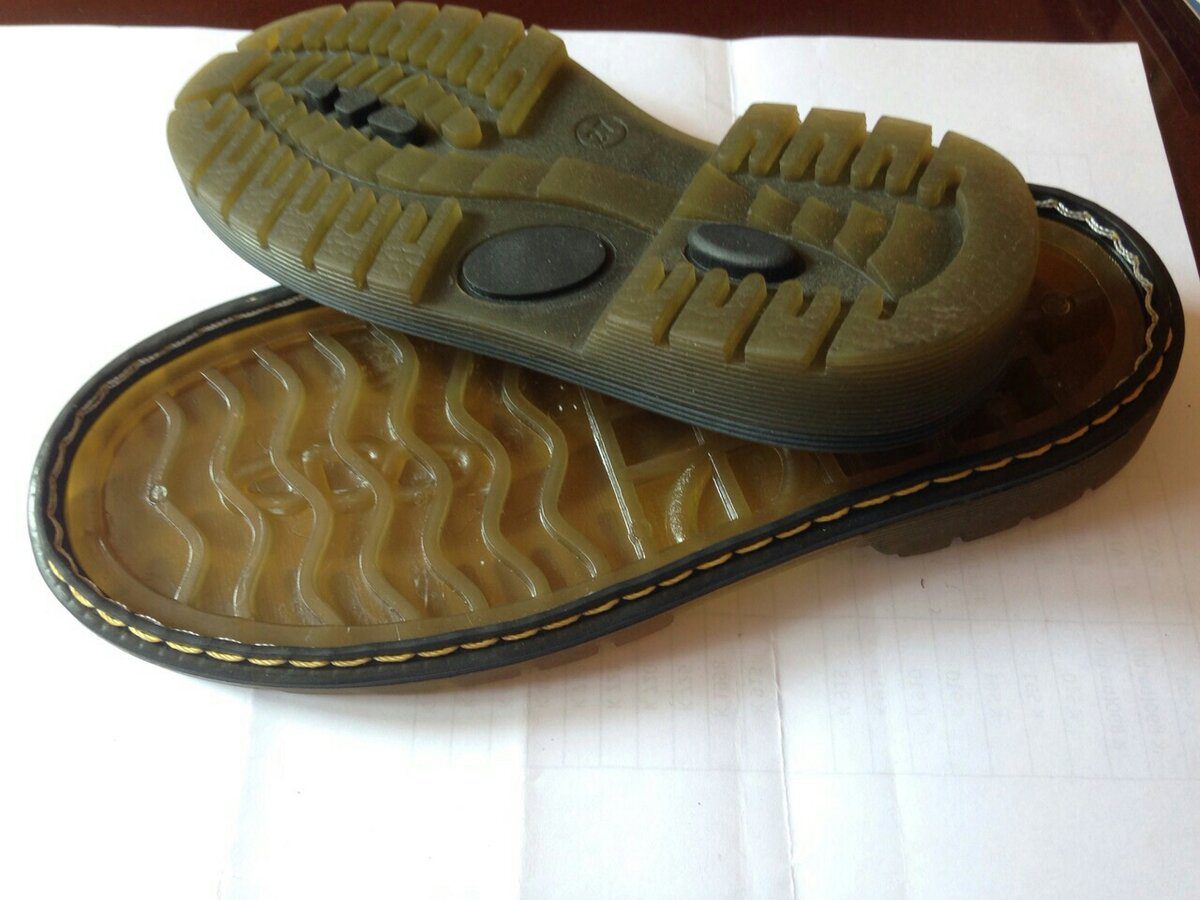 Експерти розповіли, як зробити підошву взуття не ковзкою в ожеледь