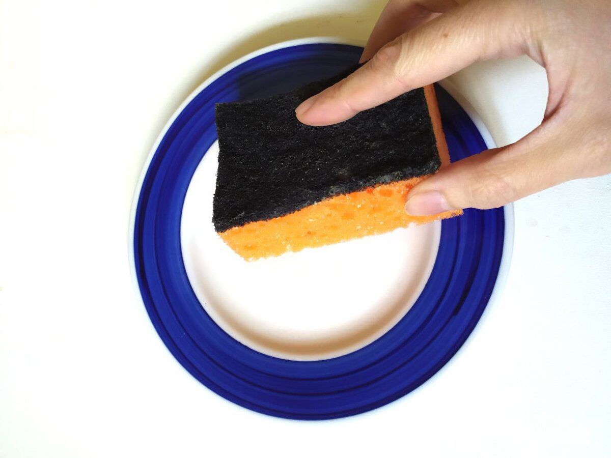 Господині розповіли, як зробити засіб для миття посуду ефективнішим