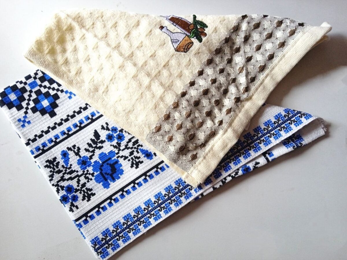 Господині поділилися новим швидким способом прання кухонних рушників