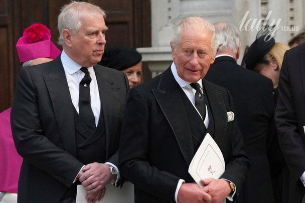 Ендрю та його брат король Чарльз / © Associated Press