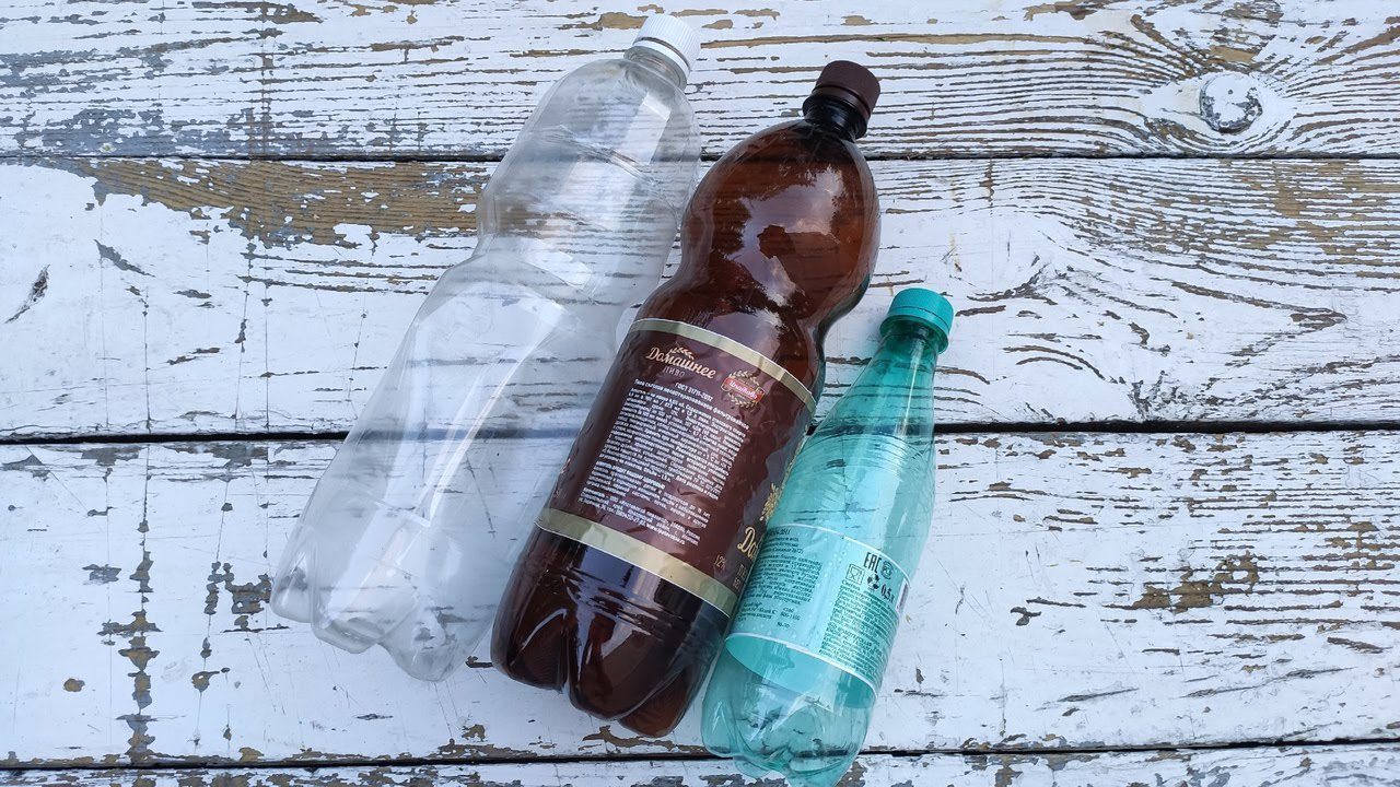 Садівники поділилися 3 корисними лайфхаками для дачників із пластиковою пляшкою