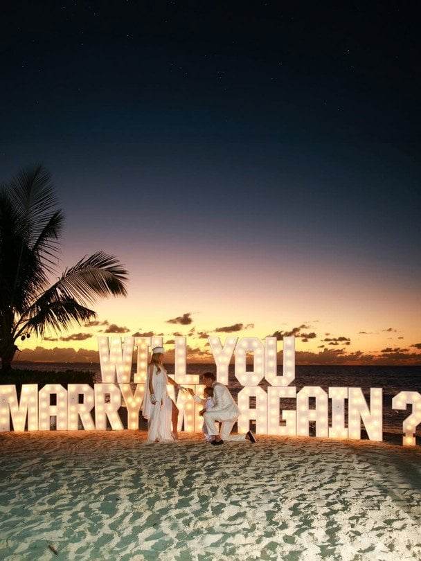 Періс Гілтон із чоловіком та сином / © instagram.com/parishilton