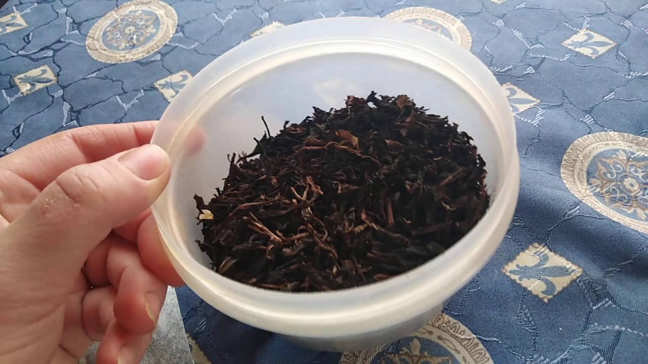 Господині розповіли, як за допомогою газет і чаю вимити скло до блиску Господині розповіли, як за допомогою газет і чаю вимити скло до блиску