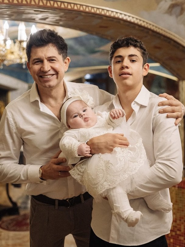 Андрій Джеджула з донькою Емілією та сином Даніелем / © instagram.com/djedjula