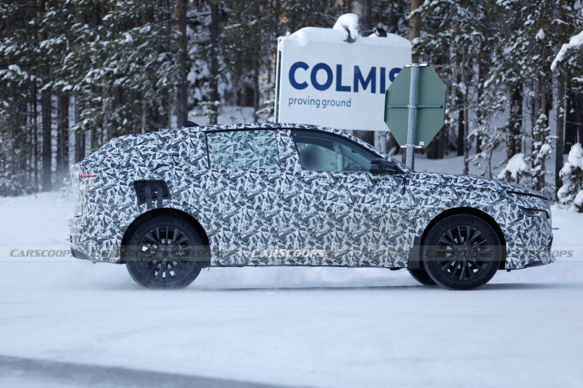 Легендарна Lancia Gamma повертається: перші фото нового кросовера - фото 2