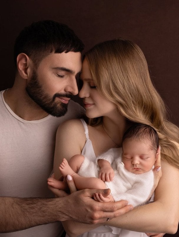 Віталій Козловський із дружиною та сином / © instagram.com/vkozlovsky_music