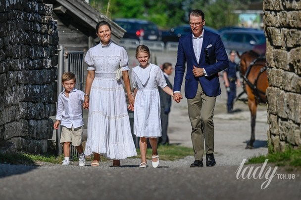 Кронпринцеса Вікторія і кронпринц Даніель з донькою принцесою Естель та сином принцом Оскаром / © Getty Images