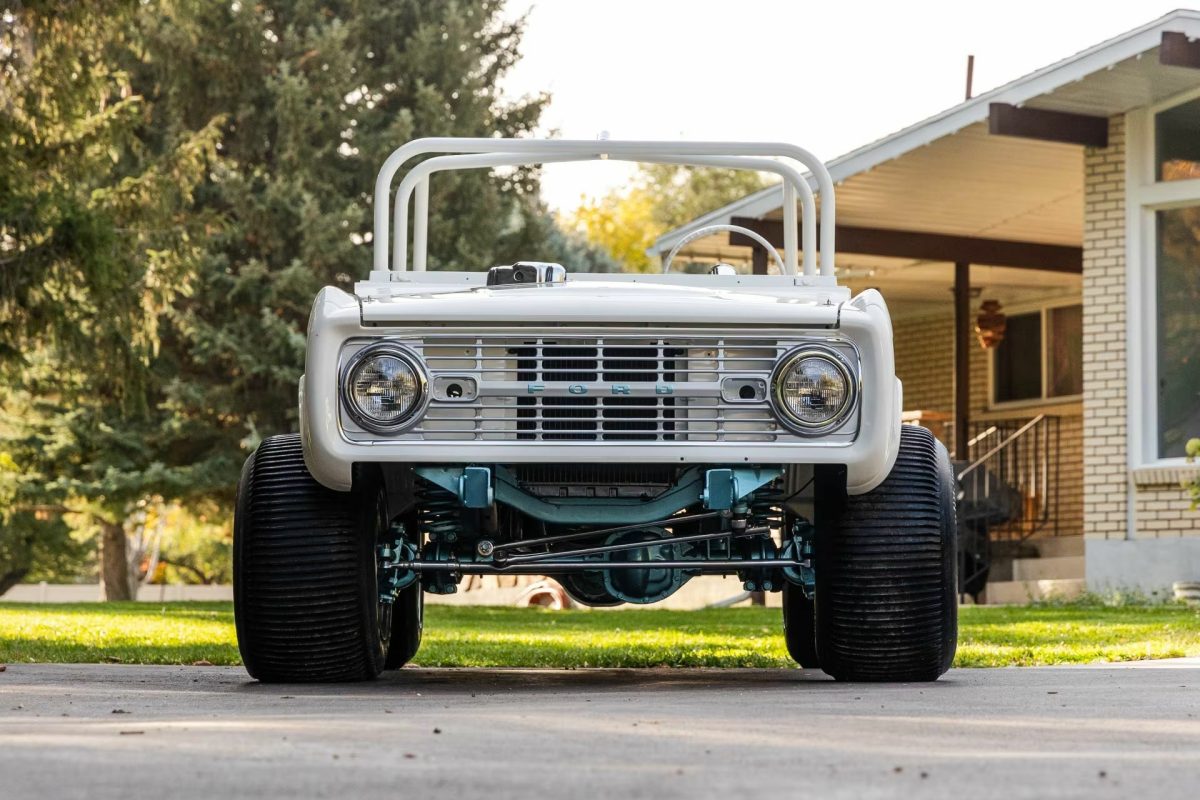 Унікальний драг-рейсер Ford Bronco 1966 року виставили на аукціон: у нього відсутні передні гальма - фото 4