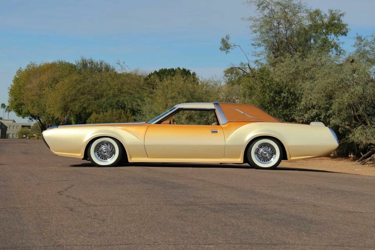 Екстравагантний Lincoln із гранітним салоном шукає нового власника: таких залишилося лише два - фото 2