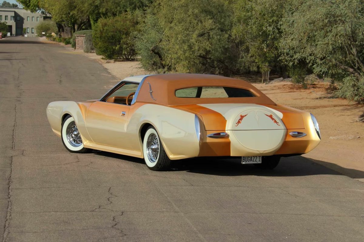 Екстравагантний Lincoln із гранітним салоном шукає нового власника: таких залишилося лише два - фото 3