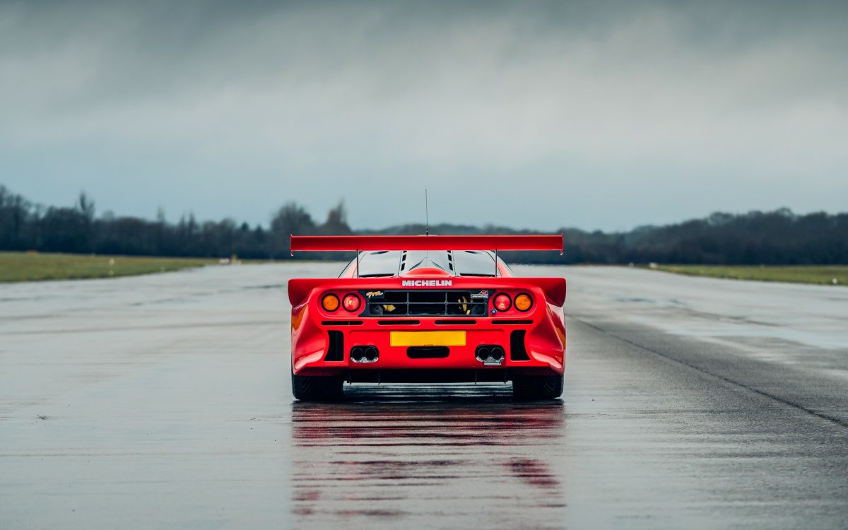 Рідкісний McLaren F1 GTR із кримінальним минулим виставили на аукціон: очікувана ціна вражає - фото 6