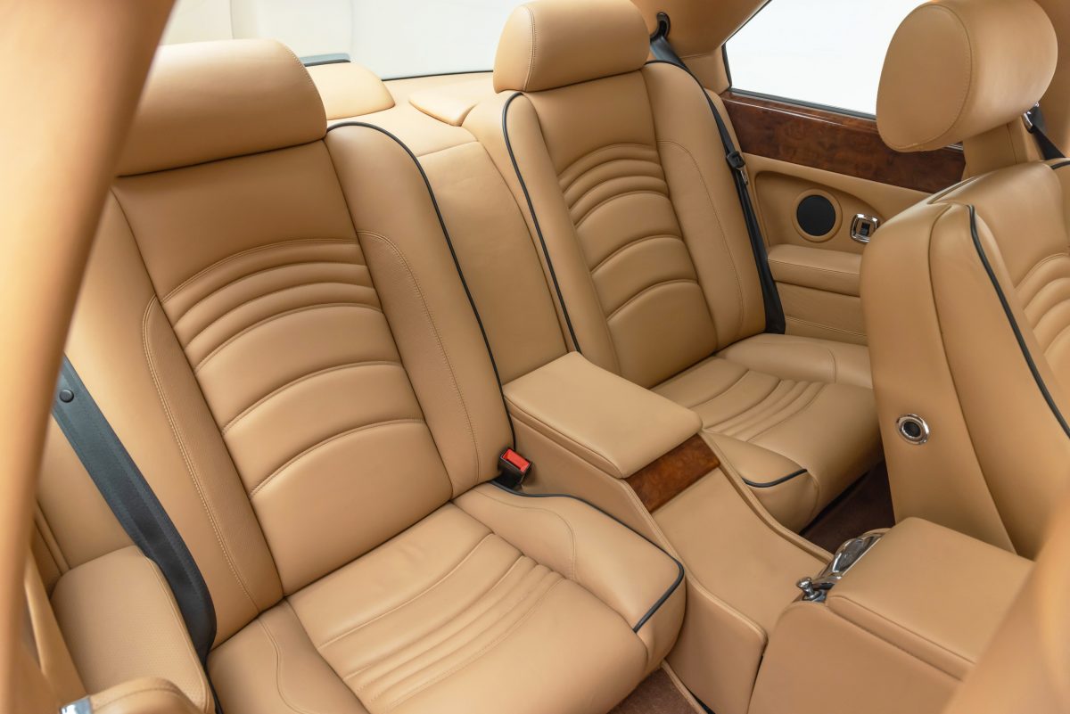 Унікальний Bentley Continental SC з мізерним пробігом виставили на продаж: скільки коштує раритет - фото 7