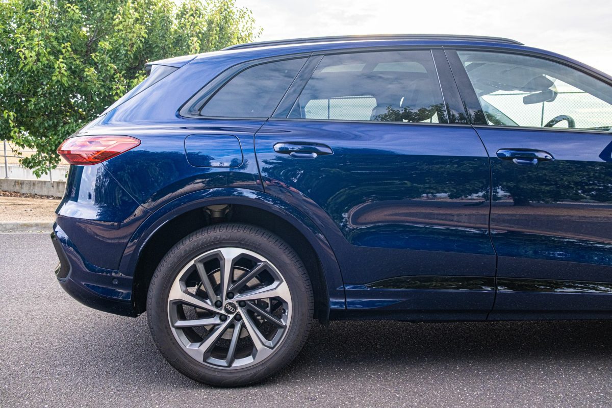 Тест-драйв нового Audi Q5 2026: ідеальний дизель проти економії на матеріалах - фото 8