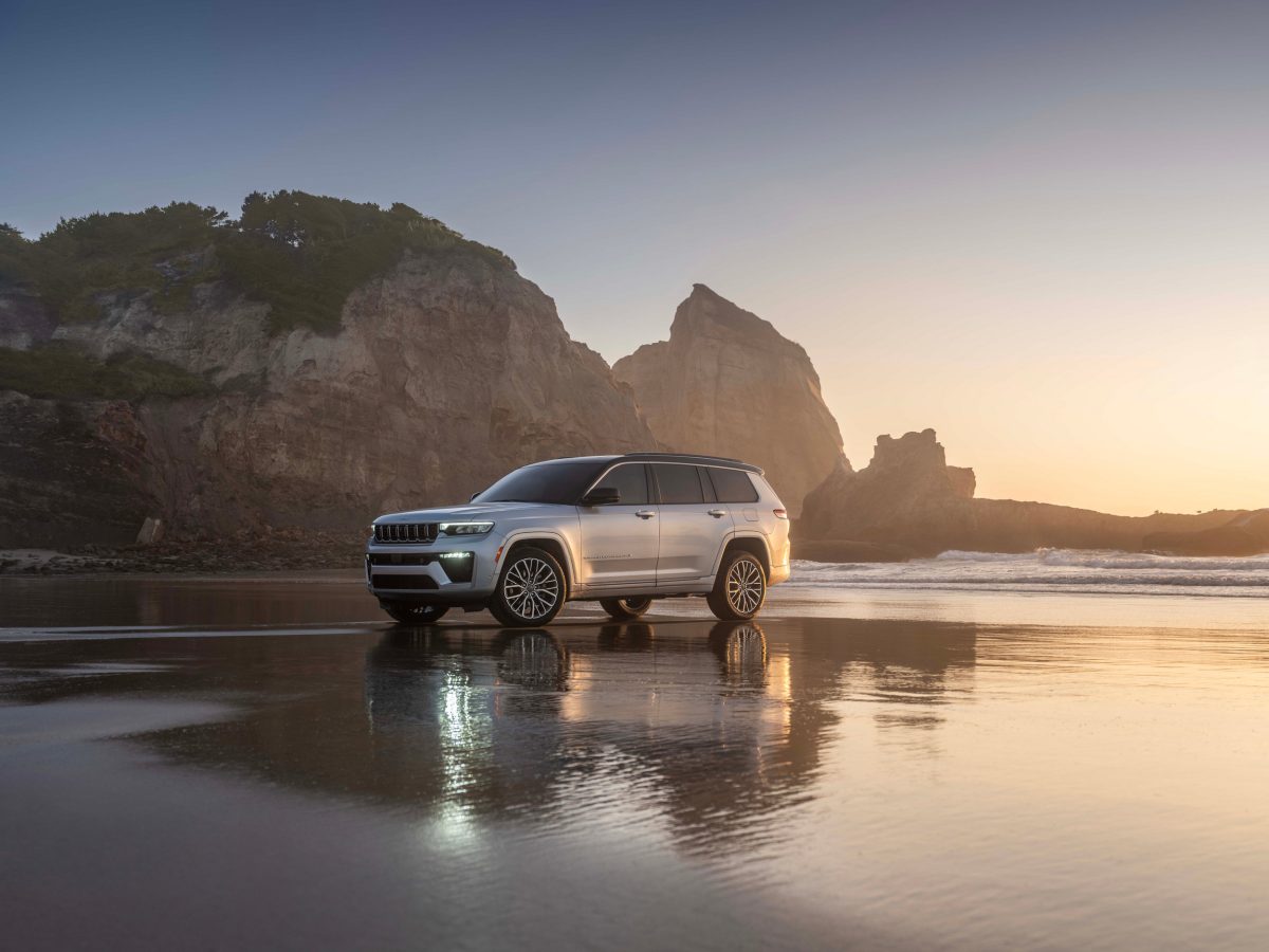 Jeep натякає на повернення двигуна V8 для Grand Cherokee: компанія «чує» клієнтів - фото 4