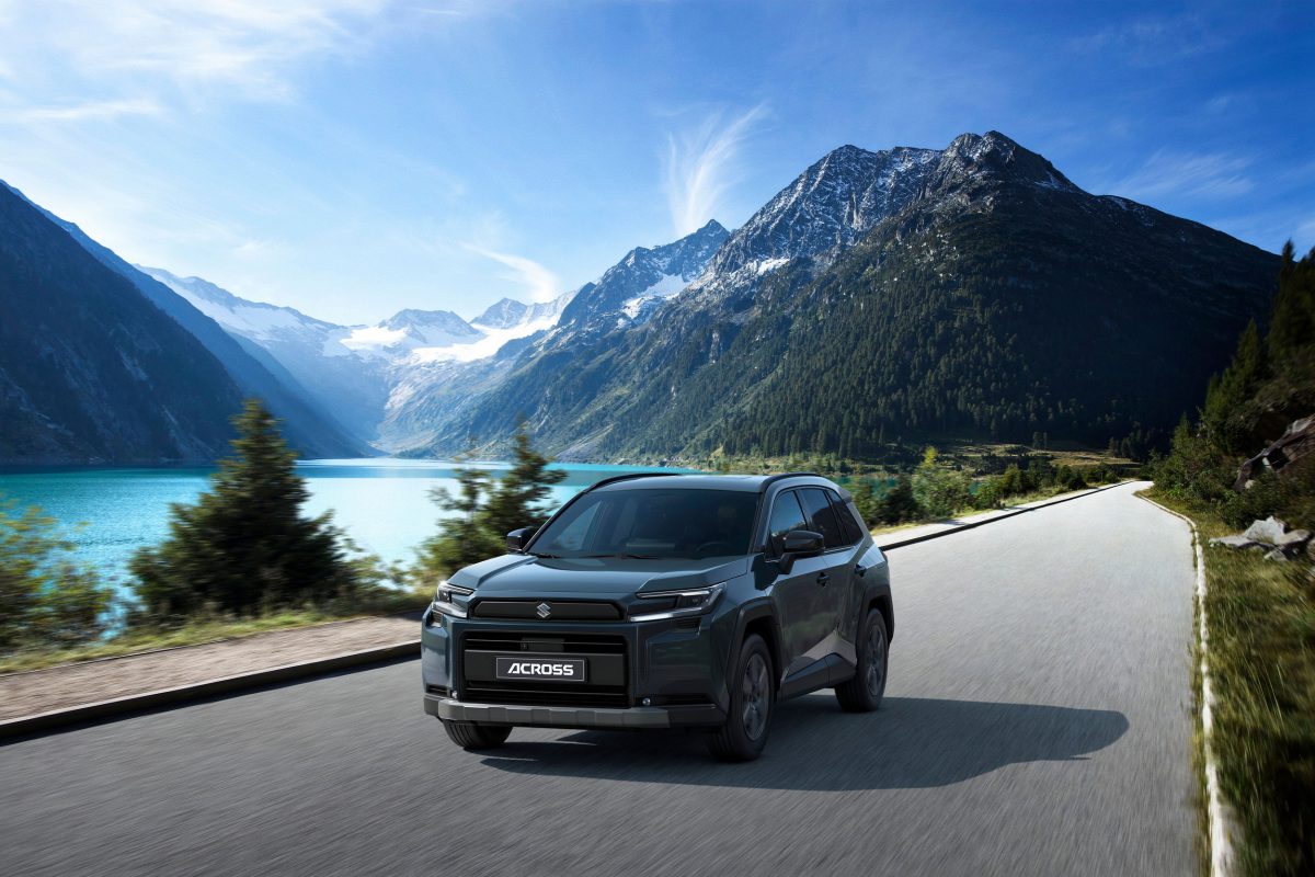 Оновлений Suzuki Across: клон Toyota RAV4 змінив обличчя і став брутальнішим - фото 2