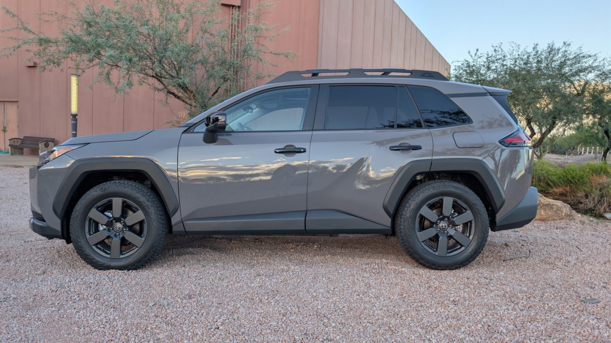 Toyota RAV4 нарешті отримала підтримку Apple Car Key: як це працює та скільки коштує - фото 3